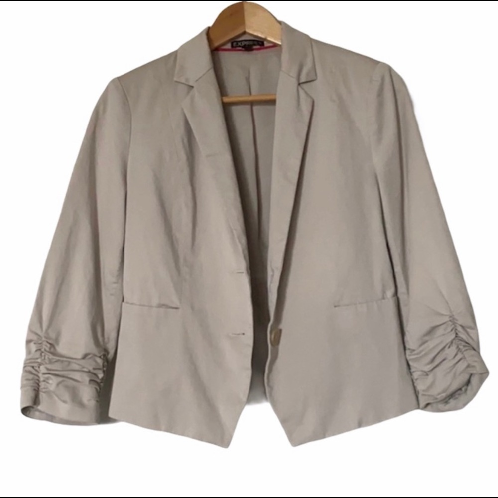 EXPRESS Sz 6 Cream Blazer Jacket Ruched Sleeves